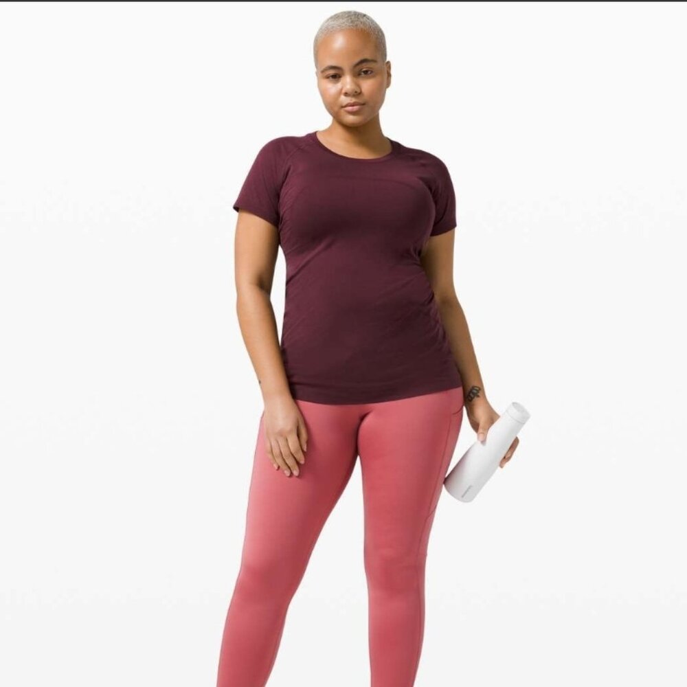 Lululemon Swiftly Tech Short Sleeve 2.0 sz 6 Cassis